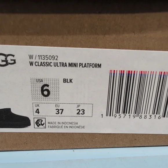 UGG Classic Ultra Mini Platform Boot Women's US 6 Black - Picture 12 of 13